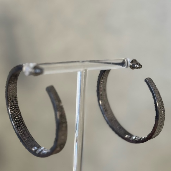 Boutique Silver Cuff & Earring Bundle - Picture 6 of 10